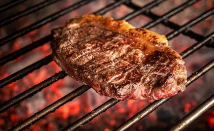 Bife Grelhado com Batata Frita e Arroz