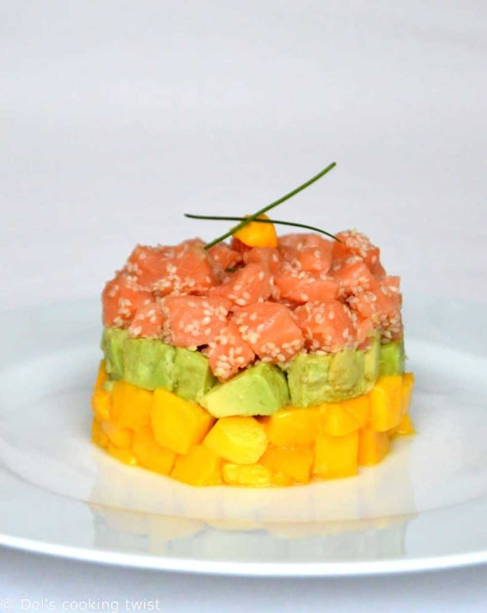 Tartar de somon cu mango si dressing de avocado