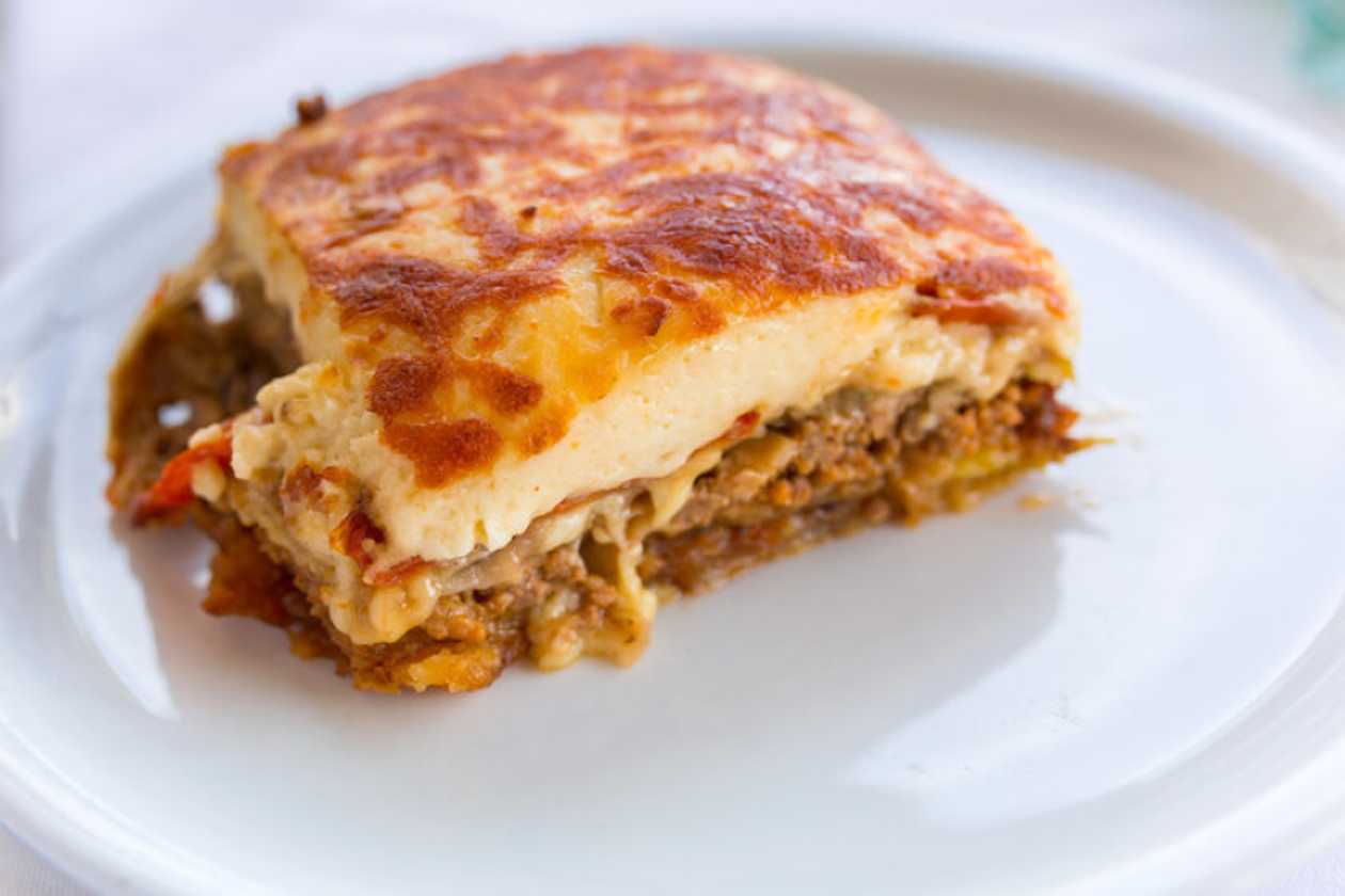 Musaca de cartofi cu carne tocată de porc