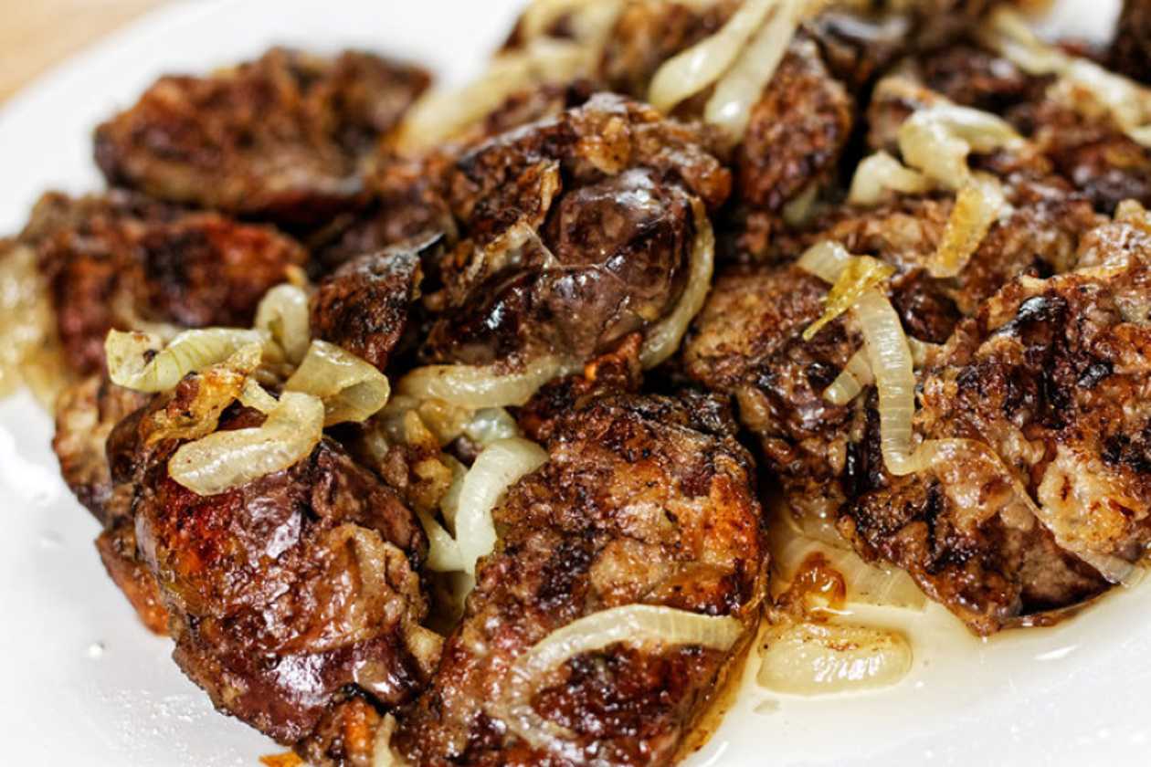 Ficat de porc in sos de ceapă