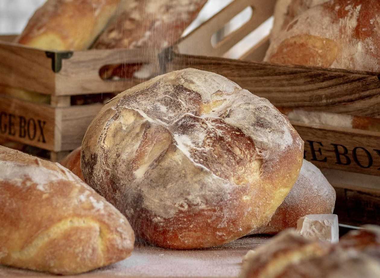Nadýchaný a vláčný italský chléb vlastní výroby 650g