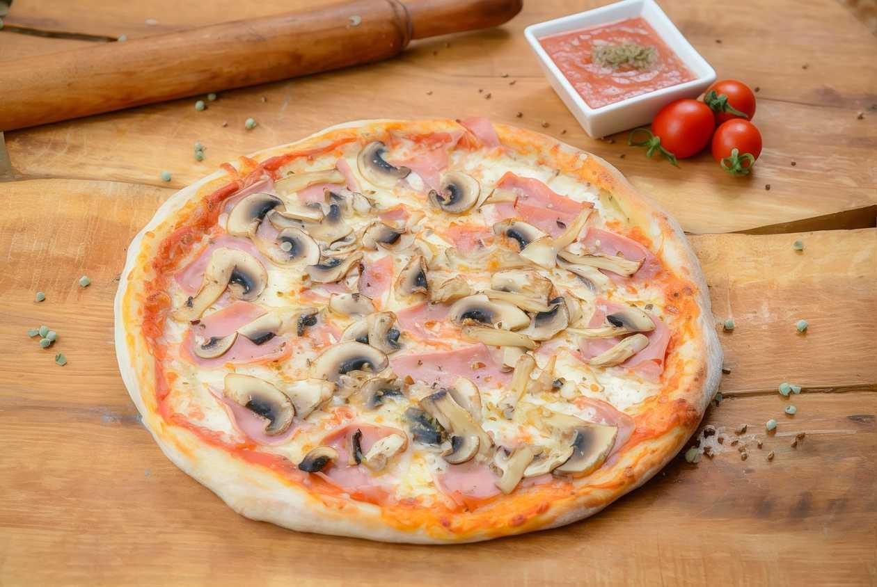 Pizza Prosciutto Funghi