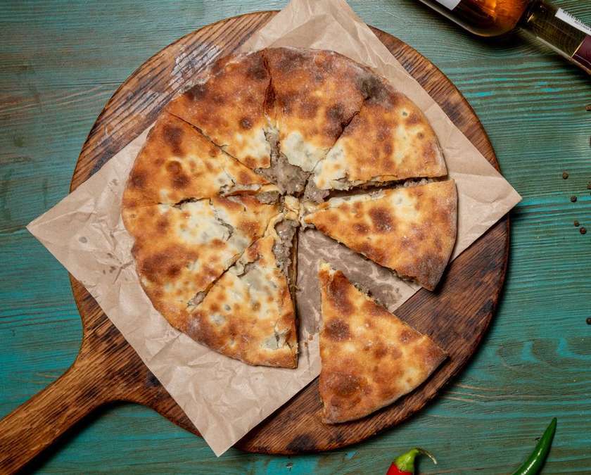 Khachapuri Kubdari