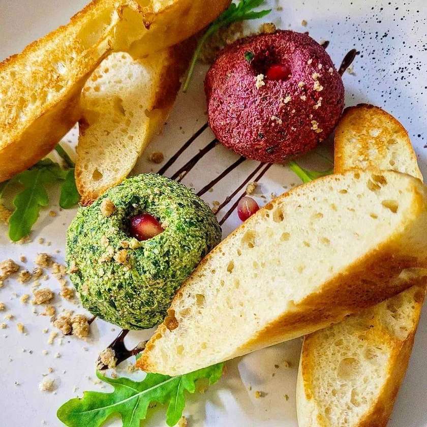 Spinach & beet root pkhali