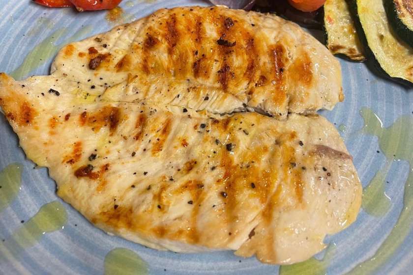 Piept de pui la gratar
